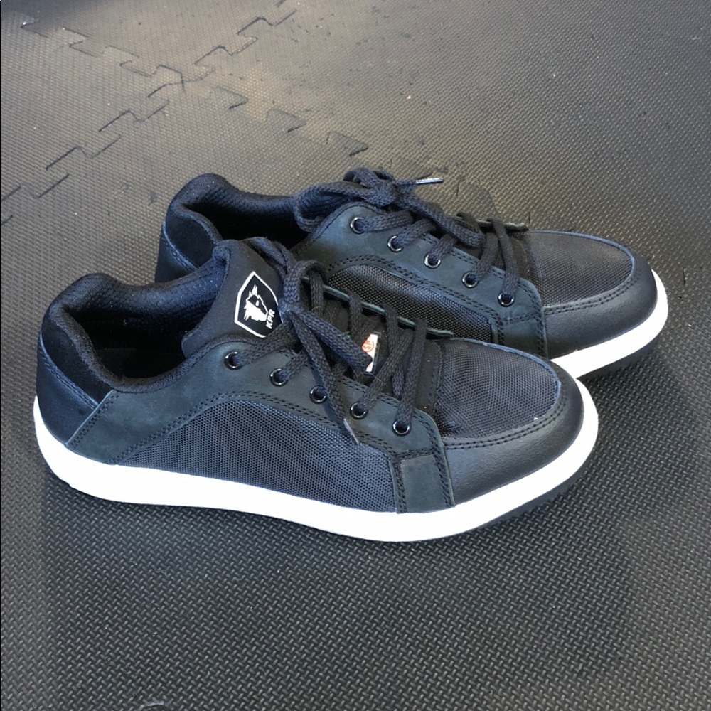 Steel toe Men's Black Low-Top Casual Sneakers with White Sole